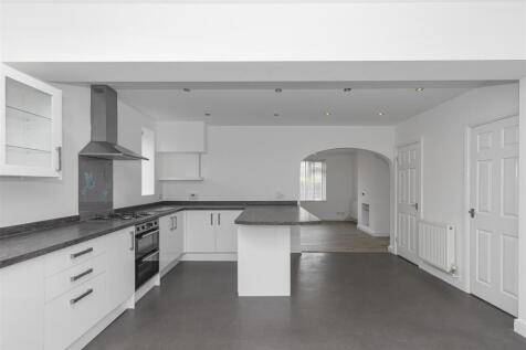 Kitchen 5.jpg