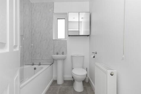Bathroom 2.jpg