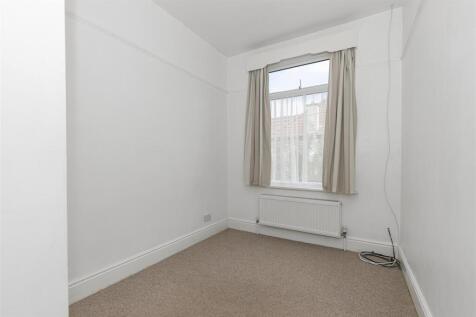 Bed 3.jpg