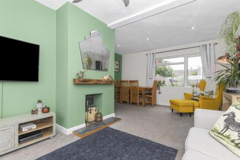 Lounge 4.jpg