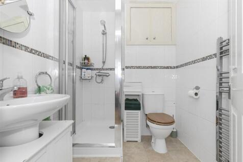 Shower Room.jpg