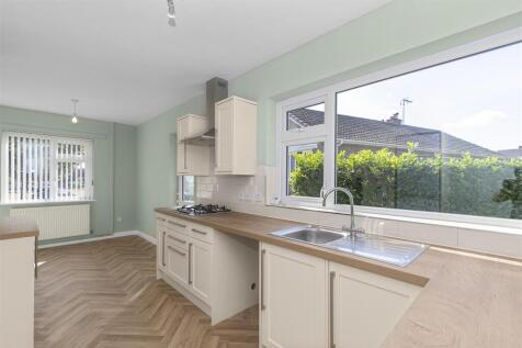 Kitchen 3.jpg