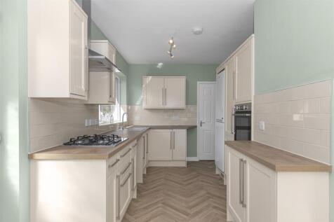 Kitchen 1.jpg