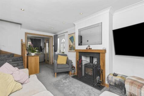 Lounge 3.jpg