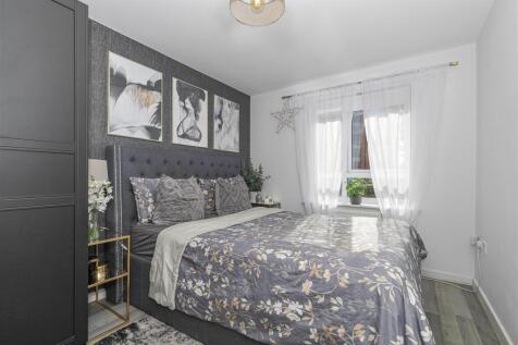 Bed 1.jpg