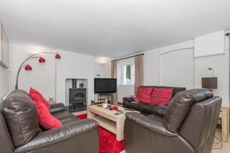 Lounge 1.jpg