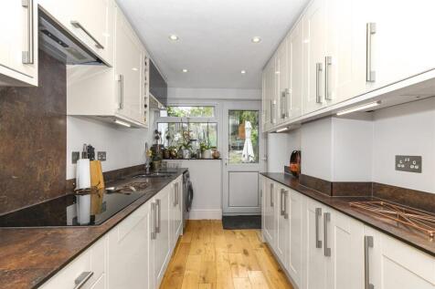 Kitchen 1.jpg