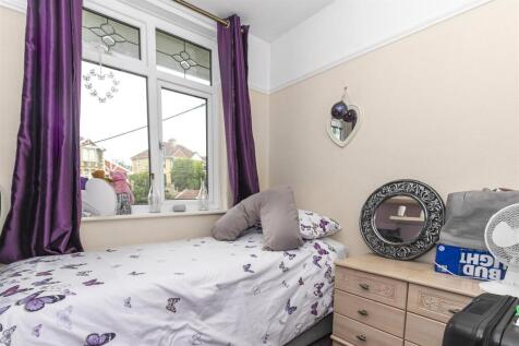 Bed 3.jpg