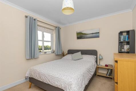 Bed 1.jpg
