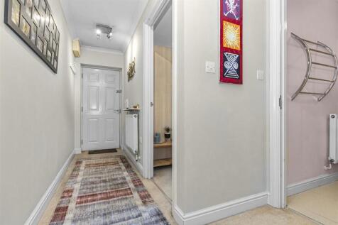 Hallway 2.jpg