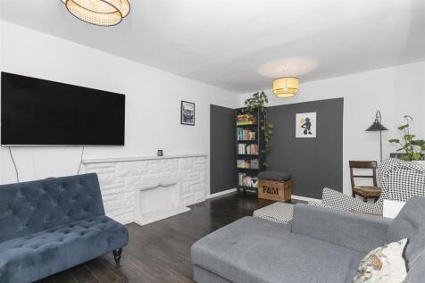 Lounge 5.jpg