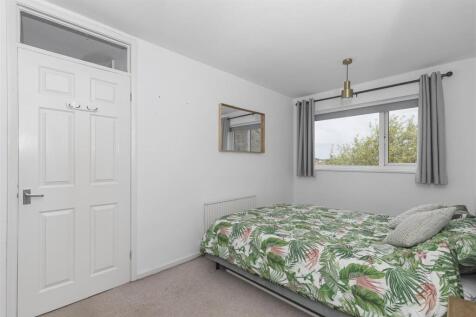 Bedroom 1.1.jpg