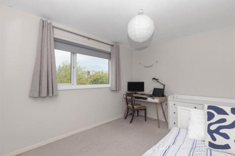 Bedroom 2.2.jpg