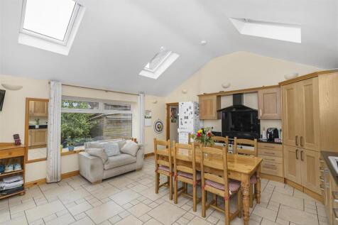 Kitchen 3.jpg
