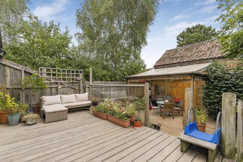 Decking 1.jpg