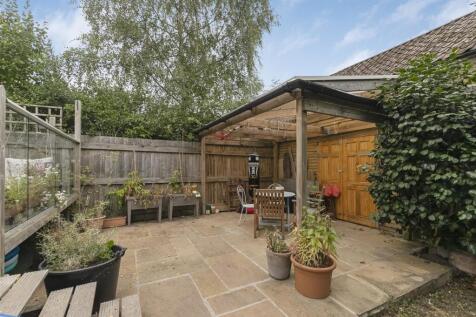 Patio 1.jpg