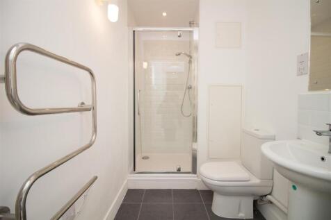 Shower Room_edited.jpg
