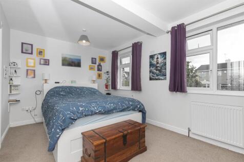 Bedroom 1.jpg