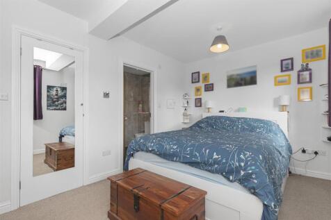 Bedroom 1.1.jpg