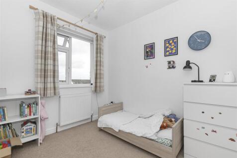 Bedroom 4.jpg