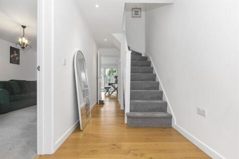 Hallway 1.jpg
