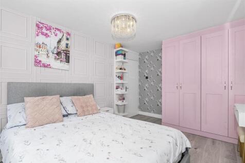 Bedroom 1.1.jpg
