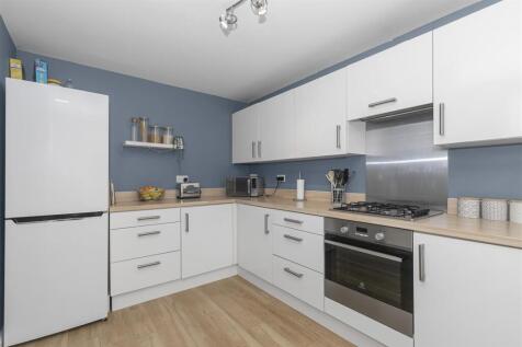 Kitchen 2.jpg