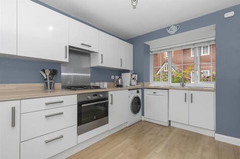 Kitchen 1.jpg