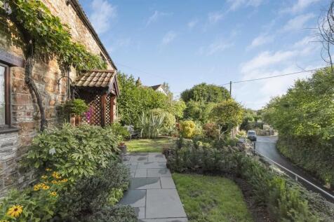 Front Garden 1.jpg