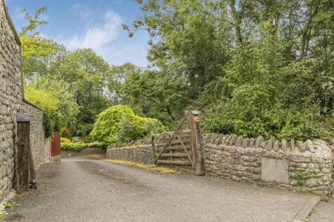 Driveway Entrance.jpg