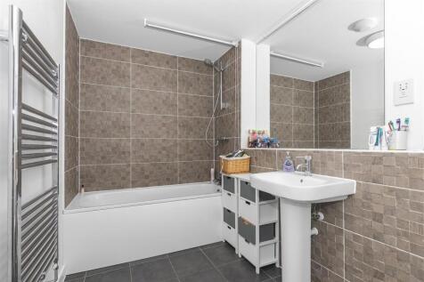 Bathroom.jpg