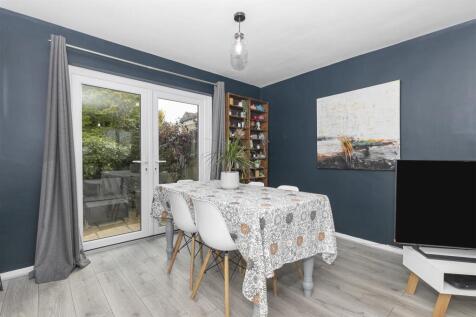 Dining Area.jpg