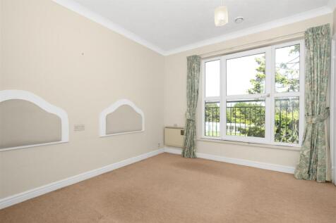 Bedroom 1.jpg