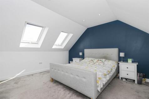 Bedroom 1.jpg