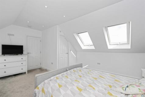 Bedroom 1.1.jpg