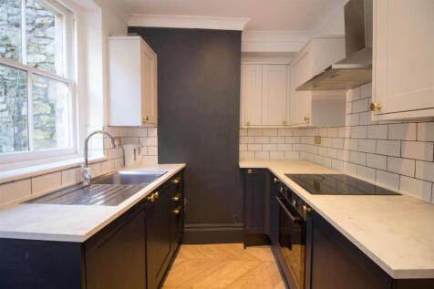 Kitchen 2_edited.jpg