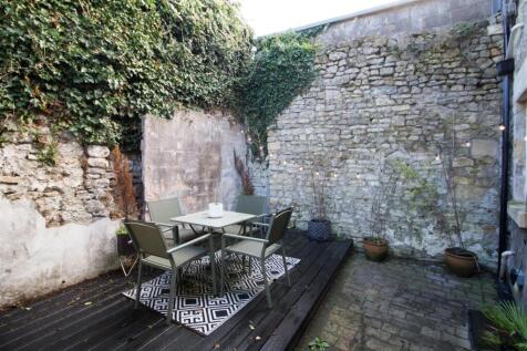 Courtyard 2_edited.jpg