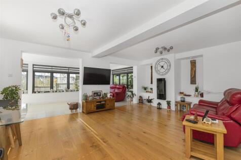 Lounge Area.jpg