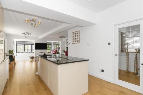 Kitchen 4.jpg