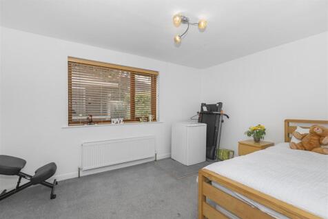 Bed 3.jpg