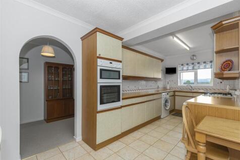 Kitchen Diner 1.jpg