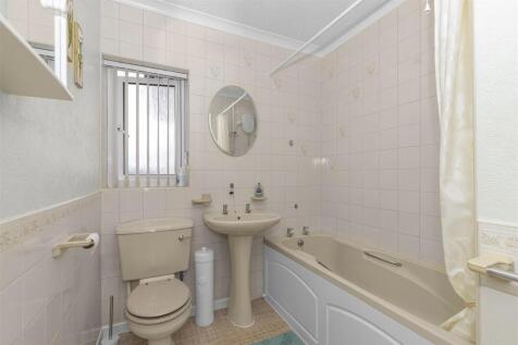 Bathroom.jpg