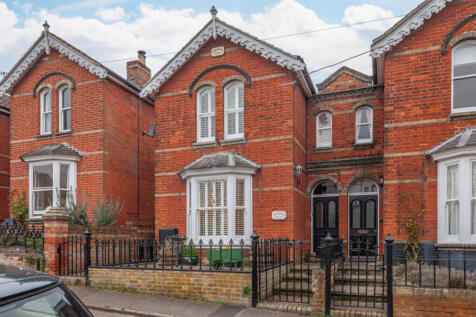 Semi-detached Victorian Villa For Sale