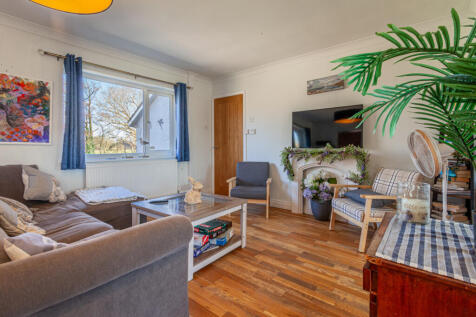 HOLIDAY LET LIVING SPACE
