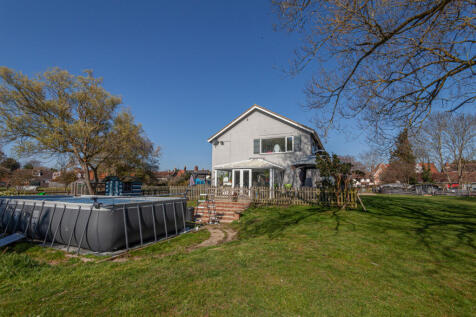 SIDE ELEVATION / POOL AREA