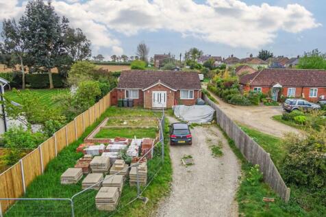 2 Bedroom Detached Bungalow for Sale