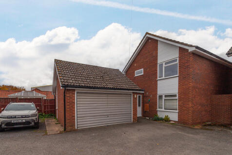 4 Bedroom Detached for Rent