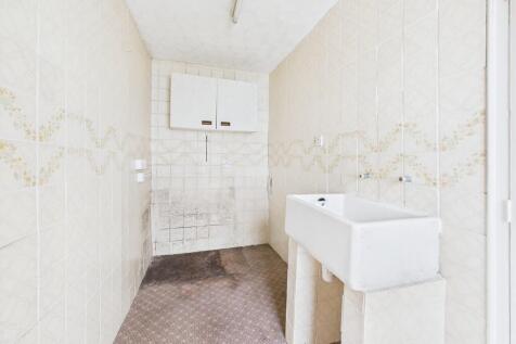 CAM03974G0-PR0215...