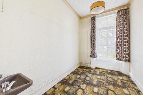 CAM03974G0-PR0215...