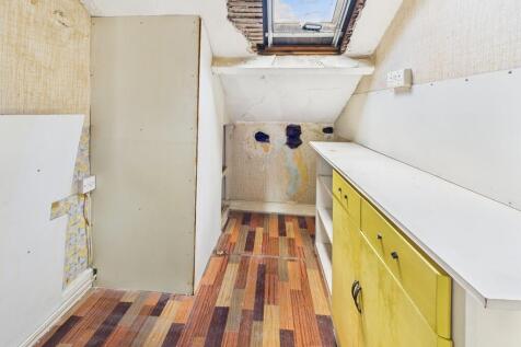 CAM03974G0-PR0215...